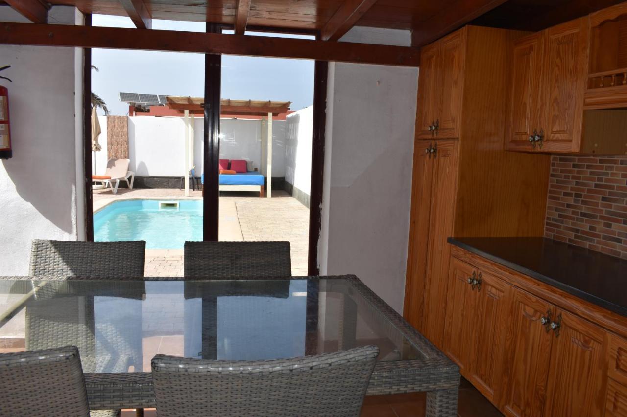 Villa Experience Heated Salty Water Pool Caleta De Fuste Exterior photo